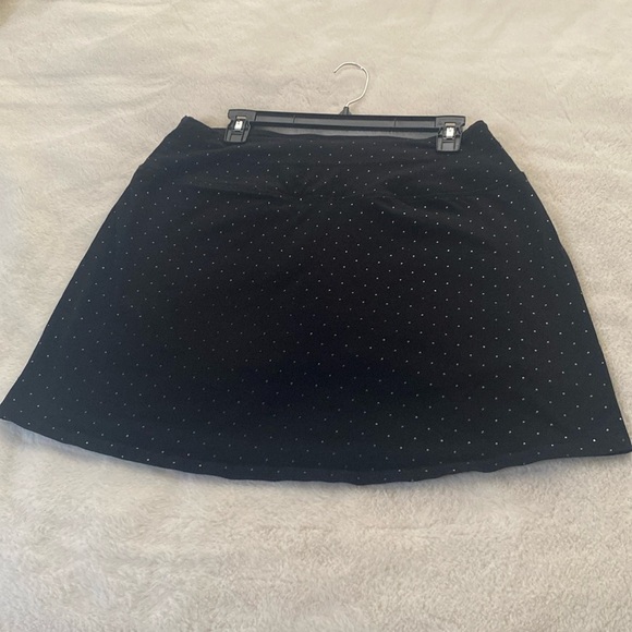 Suave Skort with Revolutionary Tummy Control. Size Med. $5 - Picture 2 of 5